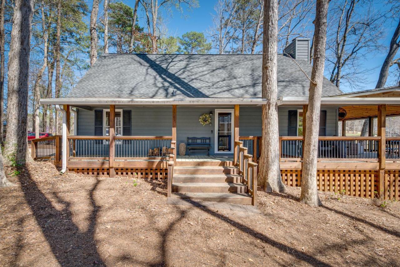 Quiet Lakefront Eatonton House With Boat Dock!ヴィラ エクステリア 写真